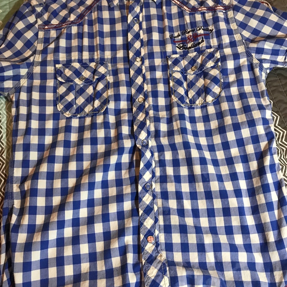 Button up - Picture 2 of 2