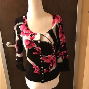 🌸🌺Stunning WHBM Pink Floral Cardigan 🌸🌺
