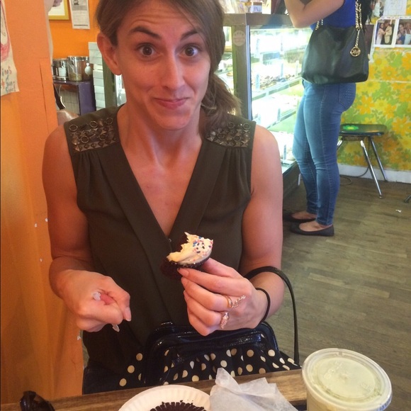 Meet Your Posher, Shannon! - Picture 4 of 4