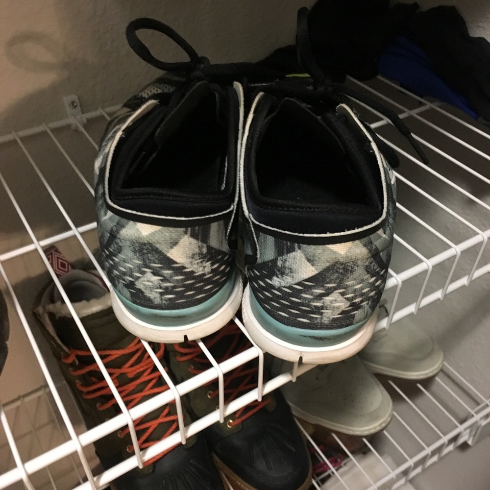 Training Shoes - Picture 2 of 6