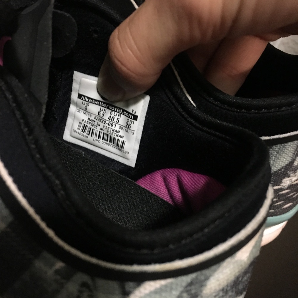 Training Shoes - Picture 5 of 6