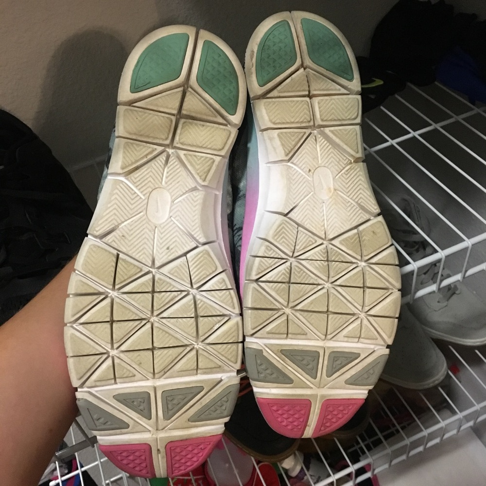 Training Shoes - Picture 6 of 6