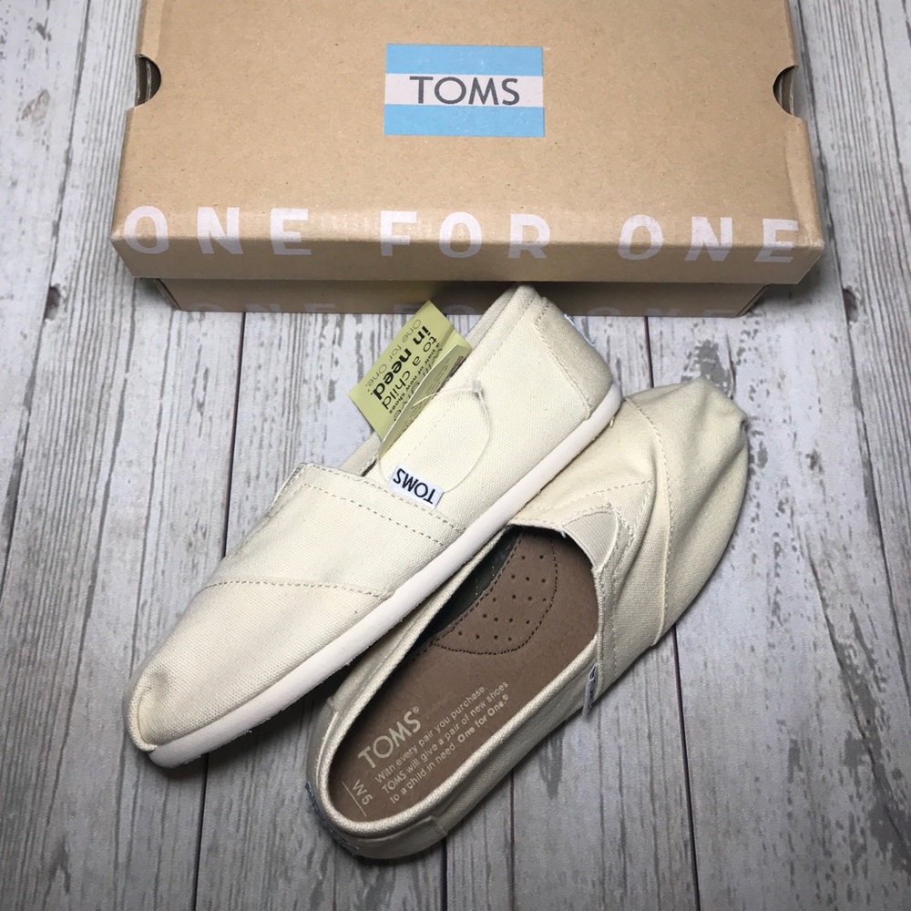 Toms Classics Canvas Slip On Shoes NATURAL size 5