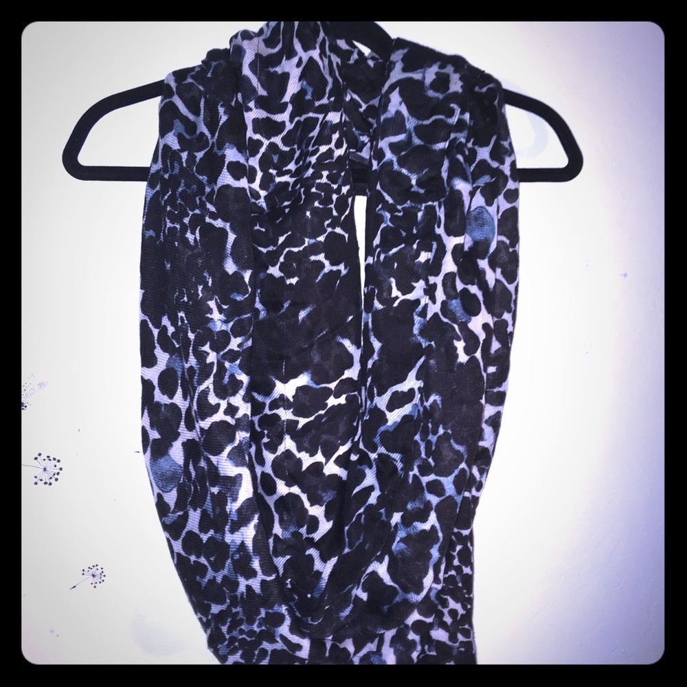 Cheetah/Leopard/Animal Print H&M Scarf