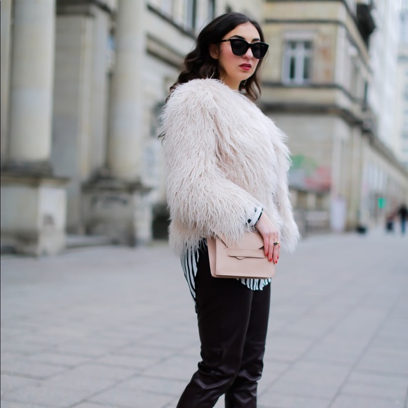 Zara Super Plush Pale Pink Cropped Coat PRICE FIRM - Picture 2 of 8