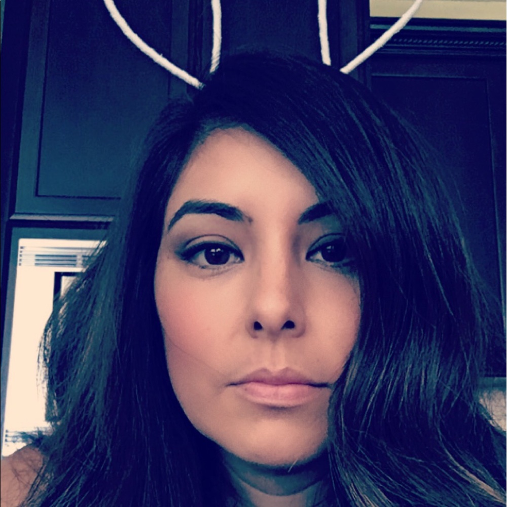 Meet your Posher, Delia