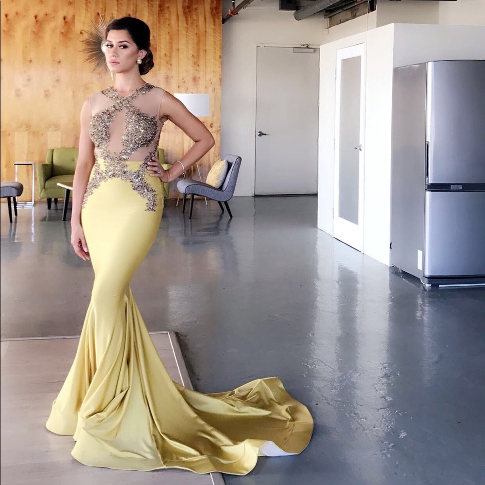 WALTER COLLECTION EVENING GOWN!