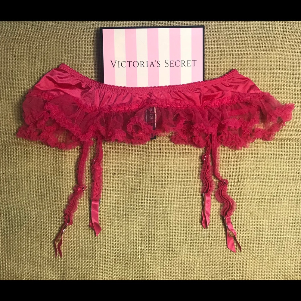 Victoria’s Secret Pink Ruffle Garter Belt *NWT*
