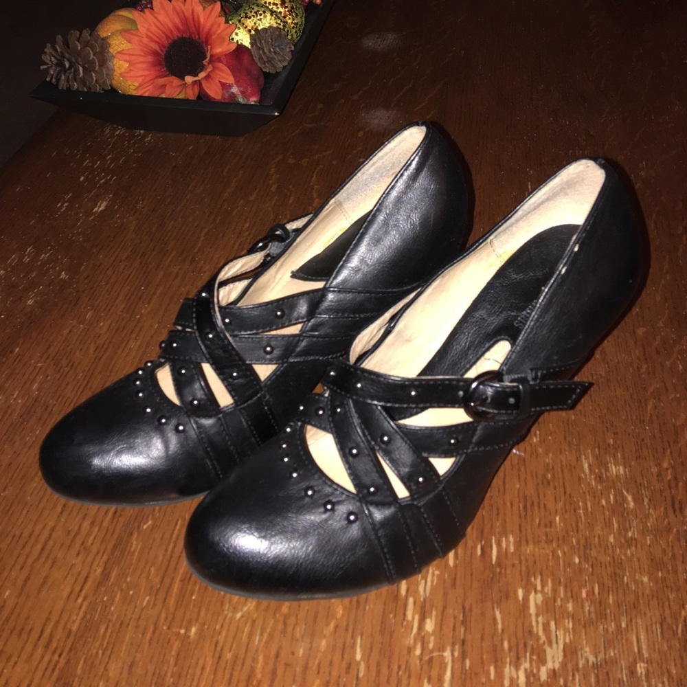 🎉 SALE 🎉 Black Studded Heels