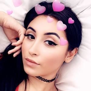 Meet your Posher, Estefanía