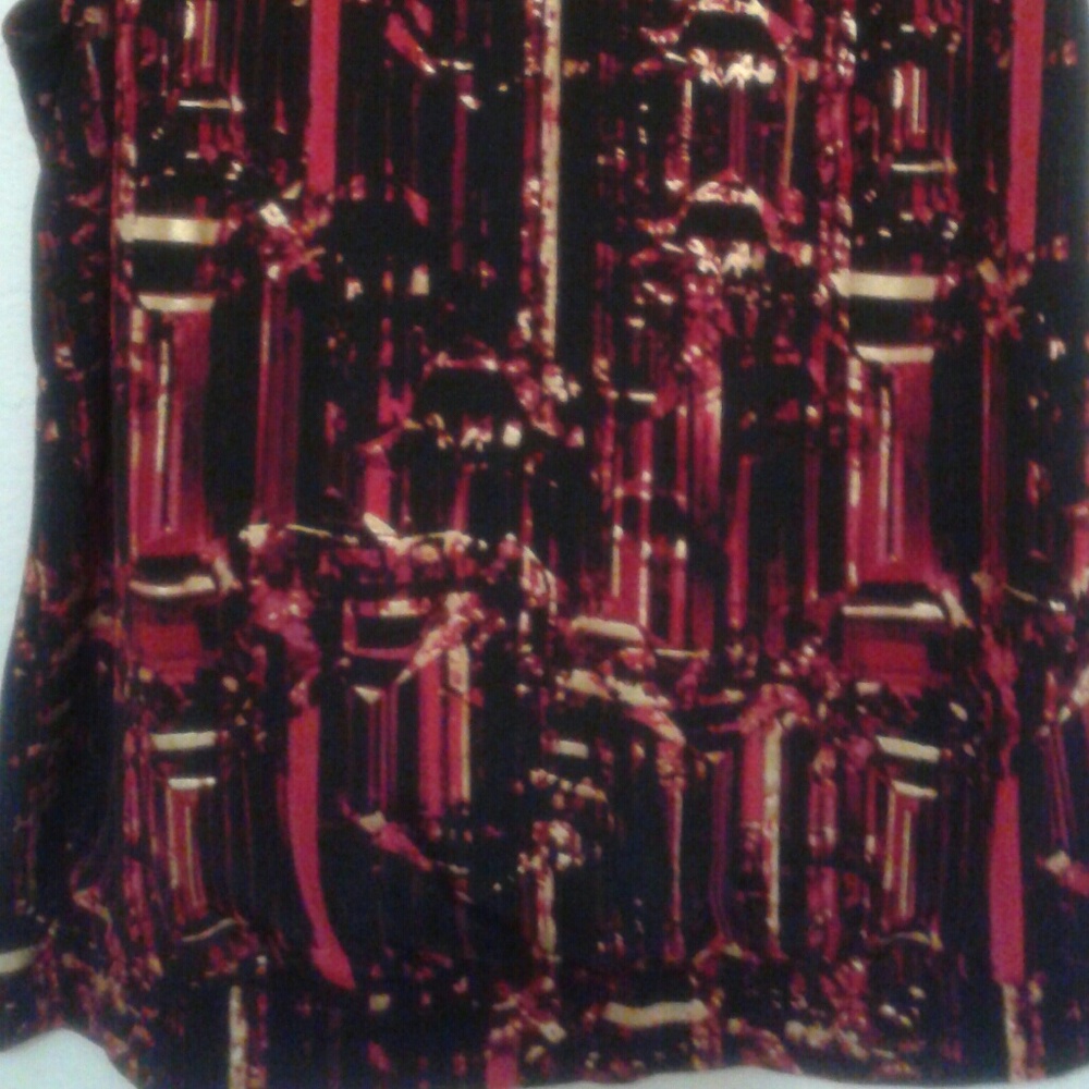 Red Multi-colored Top - Picture 4 of 4