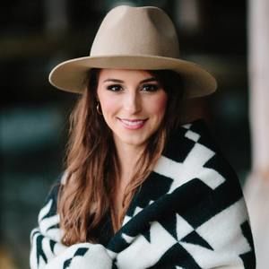 Meet your Posher, Laura