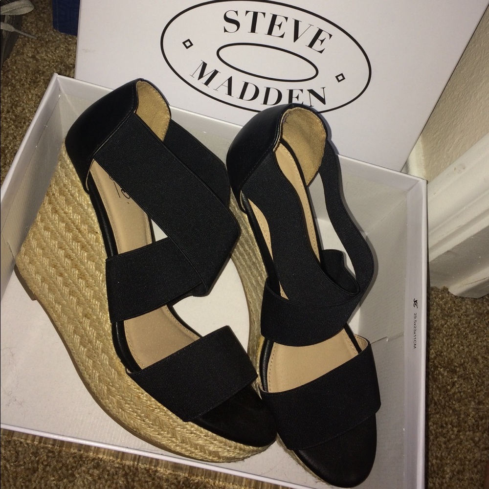 black wedges heels