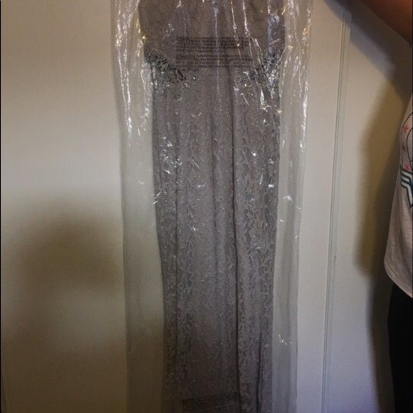 Dress - Picture 3 of 3