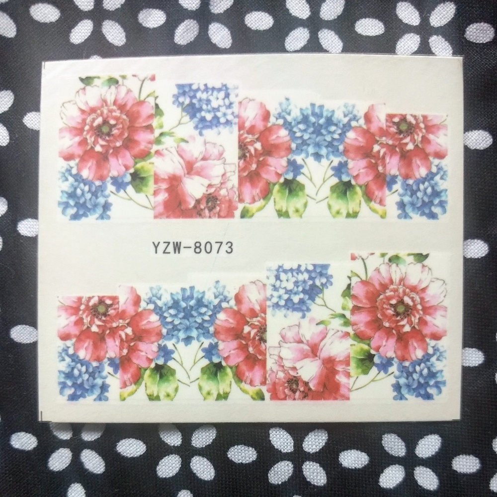BUNDLE FOR $2✨💅 Nail Decals