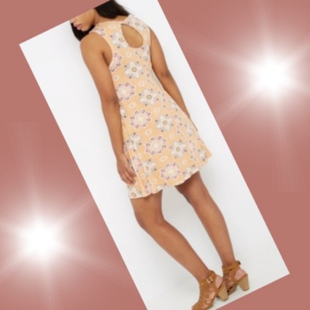 🌟Blooming Medallion keyhole swing dress🌟