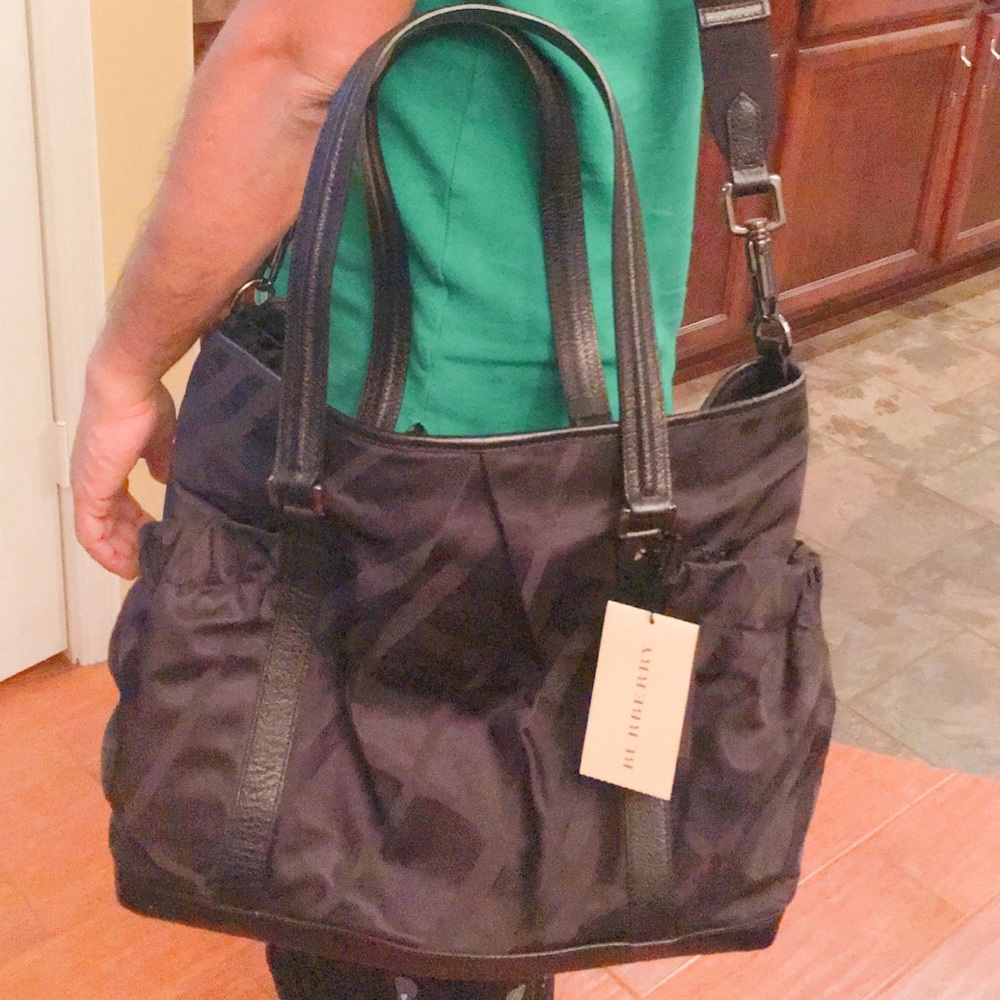 Burberry graceford tonal check bag