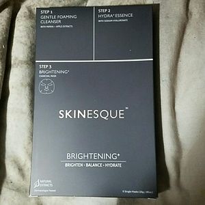 Skinesque BRAND-NEW Skinesque BRAND-NEW