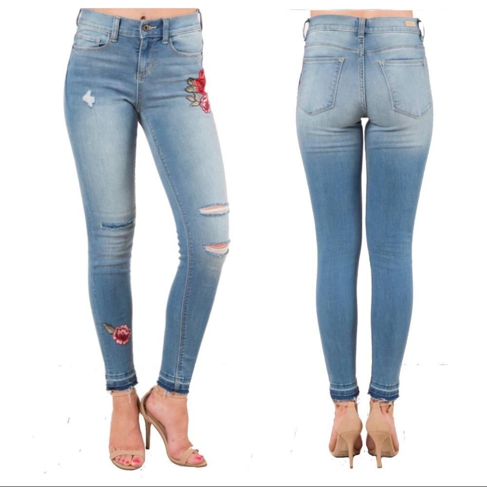 LAST 🔘 Vintage Jeans with Rose Embroidery