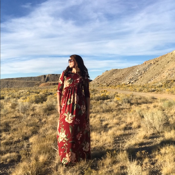 LAST ONE << Floral Burgundy Maxi Dress >> - Picture 2 of 5