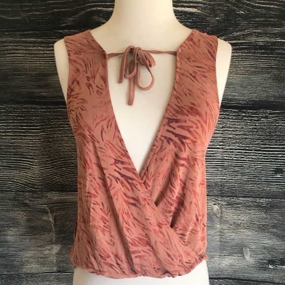 🛍Silence + Noise Deep-V Tie-Neck Top XS Blouse - Picture 2 of 8