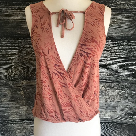 🛍Silence + Noise Deep-V Tie-Neck Top XS Blouse - Picture 4 of 8