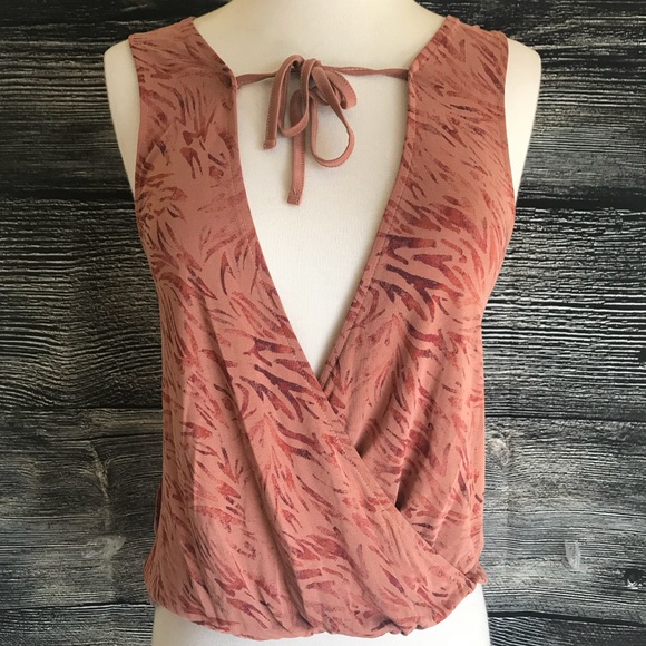 🛍Silence + Noise Deep-V Tie-Neck Top XS Blouse - Picture 7 of 8