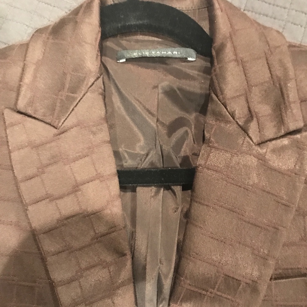 Tahari size 6 blazer and trousers