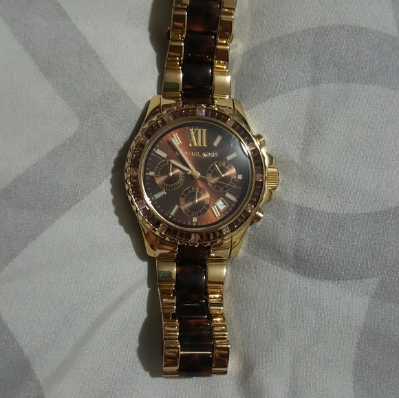 Mk watch