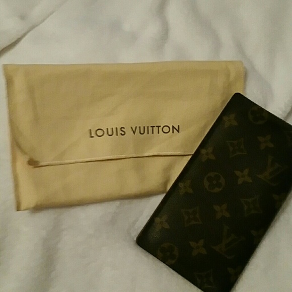 Louis Vuitton Other - Louis  Vuitton Men's Check Book Walket