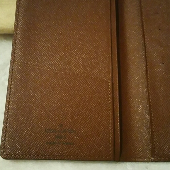 Louis  Vuitton Men's Check Book Walket - Picture 2 of 3