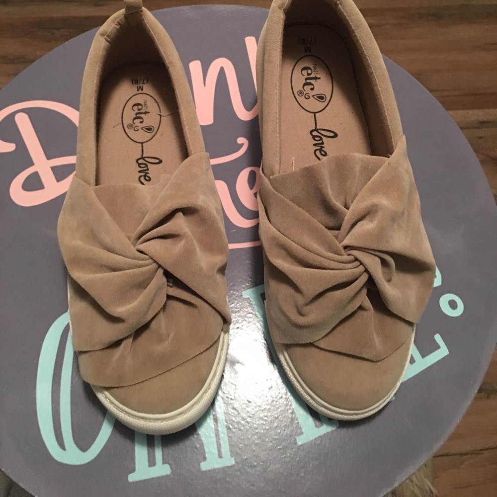 Love Slip-On Tennis Shoe