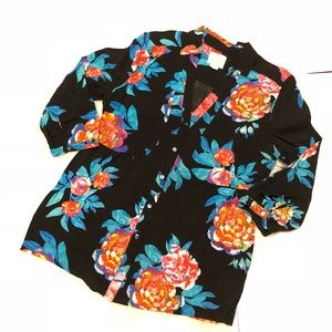Anthropologie• Maeve woodland floral button down Anthropologie• Maeve woodland floral button down