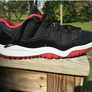 Jordan 11 3y Breds
