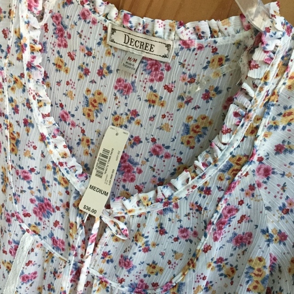 Decree Sz M with Tags Semi Sheer Top (B7) - Picture 2 of 4
