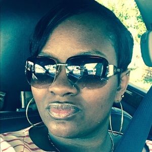 Meet your Posher, Deanna