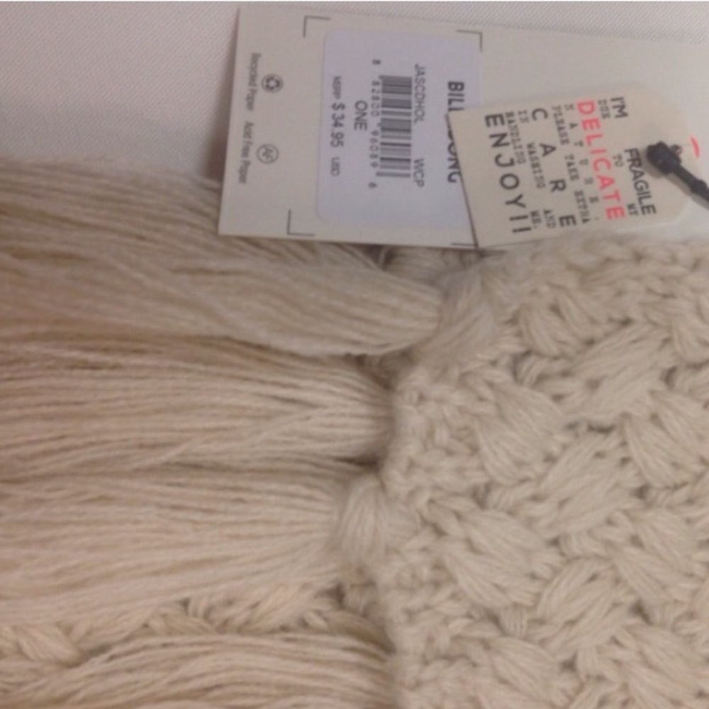 NWT Billabong Tan Fringed Scarf - Picture 3 of 4