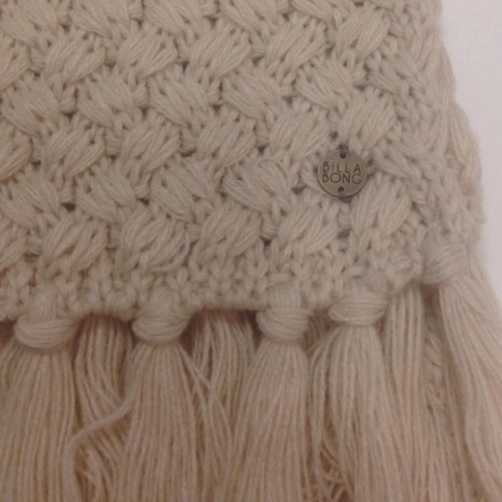 NWT Billabong Tan Fringed Scarf - Picture 4 of 4
