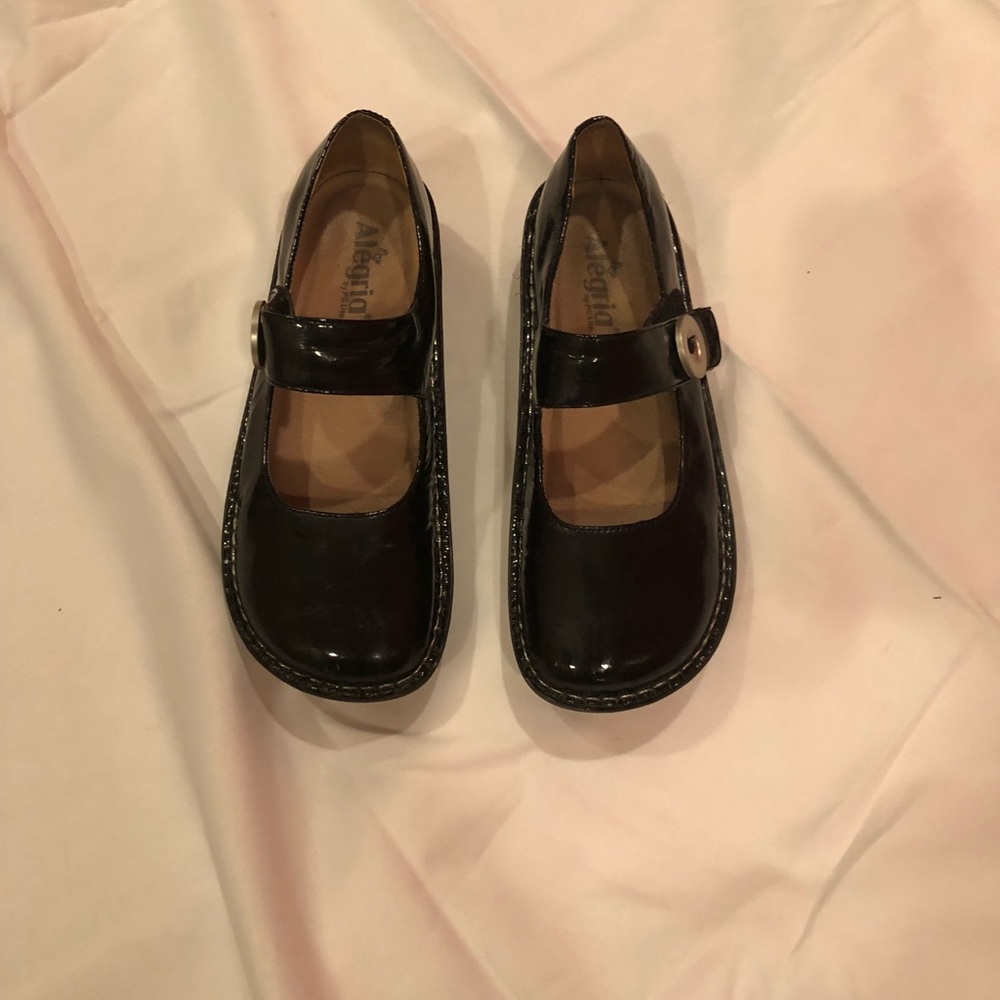 Algeria Nursing Shoes