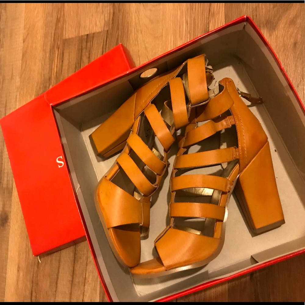 Guess cute shoes ❤️