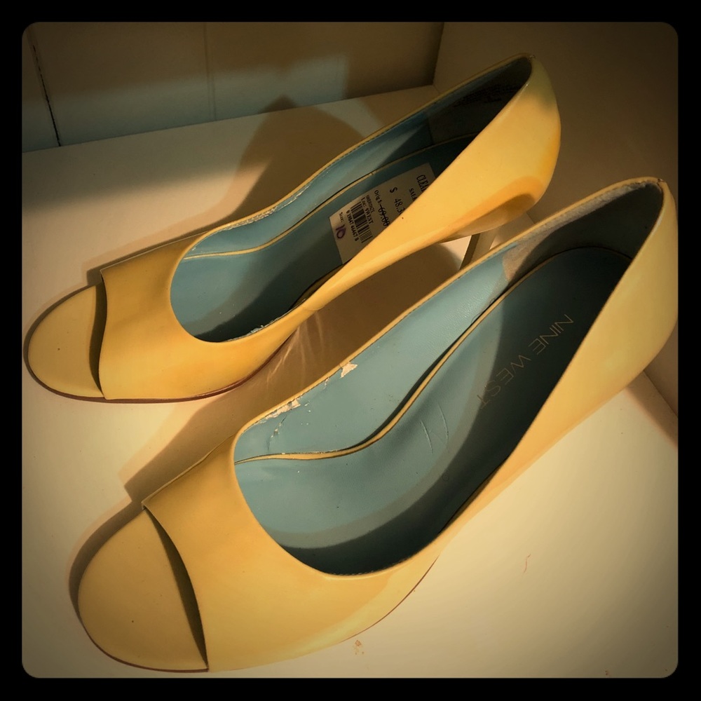 Light green leather shoes