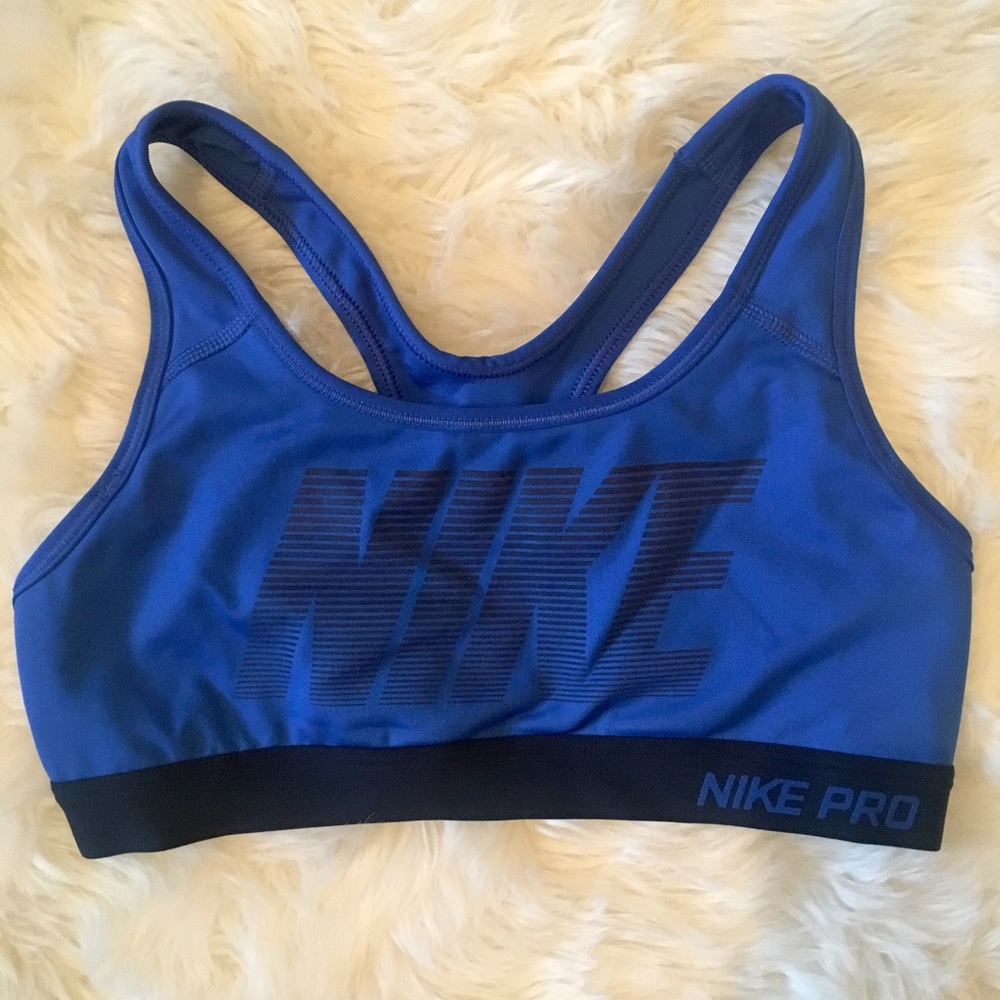 Nike classic padded sports bra