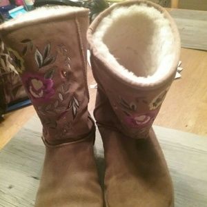 Ugg embroidery boots