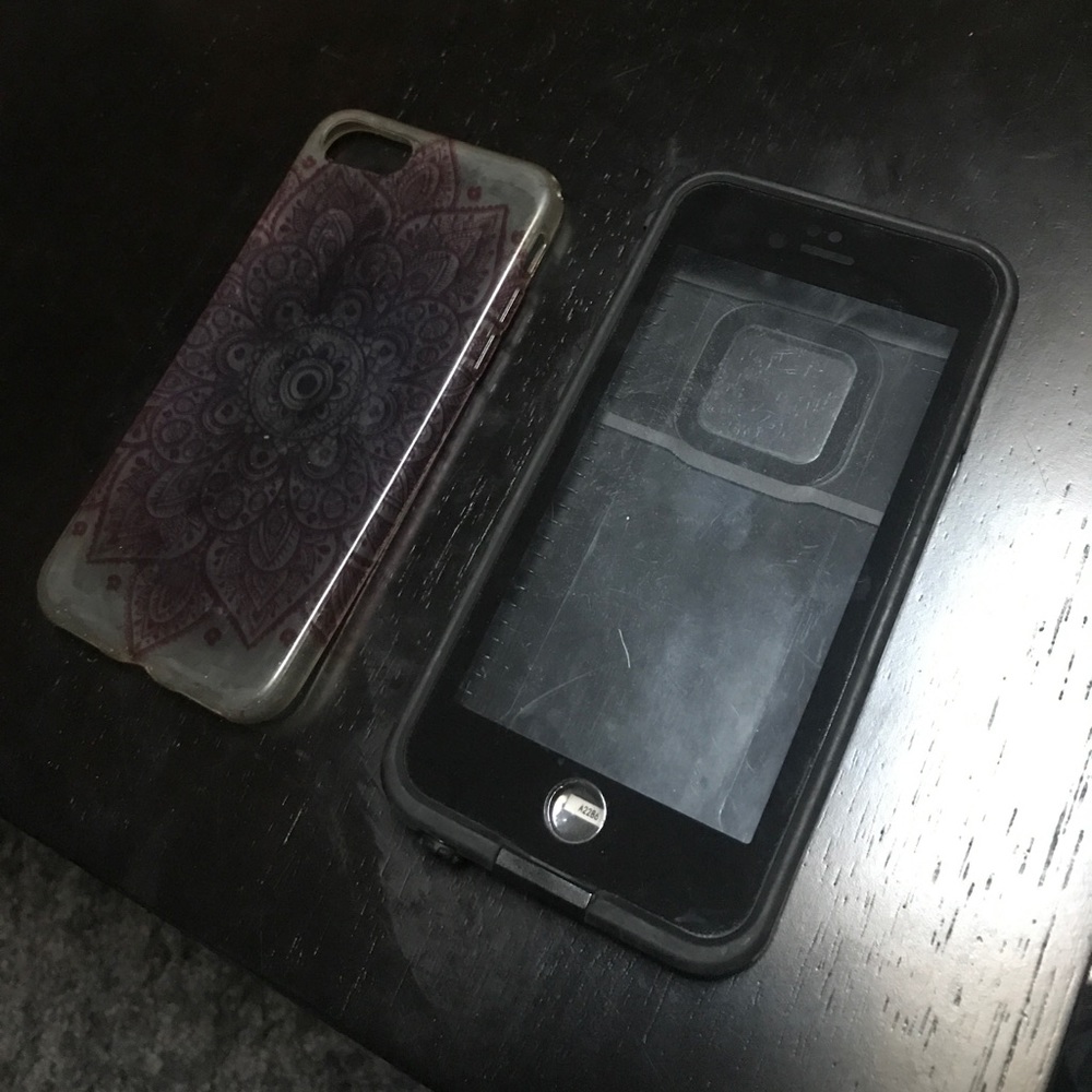 iPhone 7 lifeproof and abstract case
