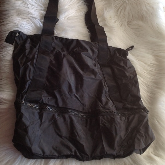 NWT✔️LULULEMON Go Lightly Tote Packable - Picture 3 of 7