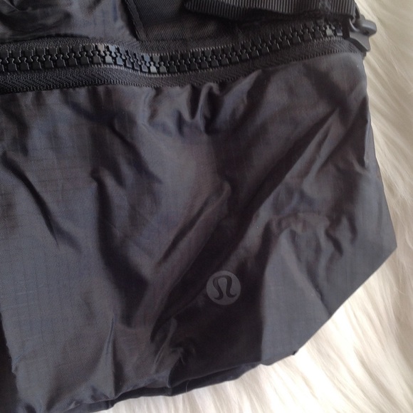 NWT✔️LULULEMON Go Lightly Tote Packable - Picture 4 of 7