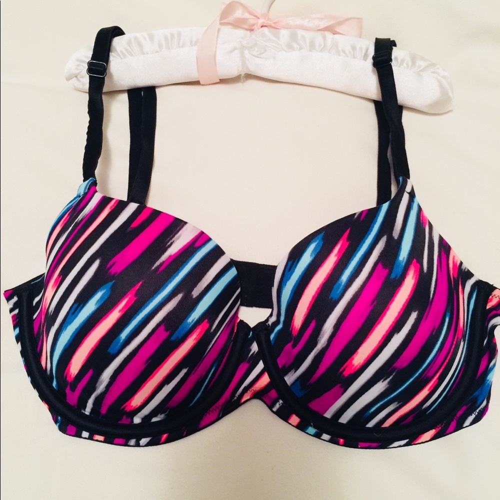 Victoria’s Secret Pink bra