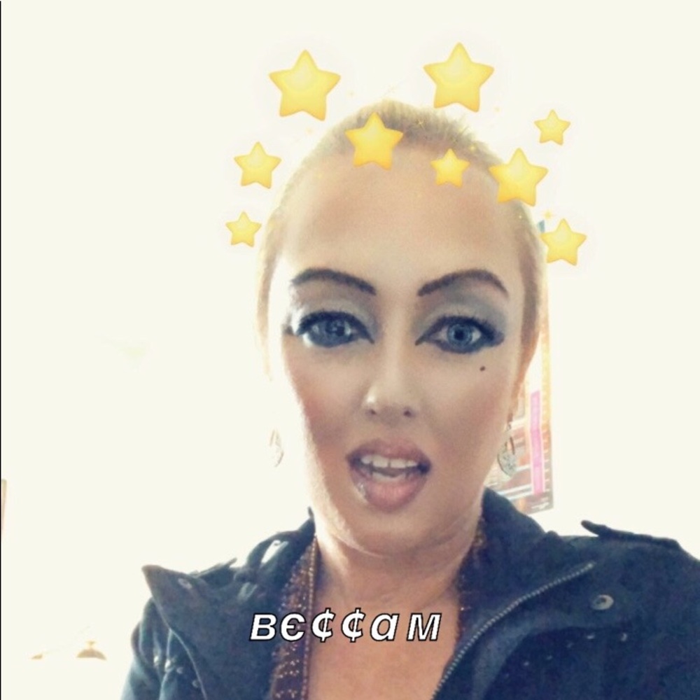 Meet your Posher, Becca