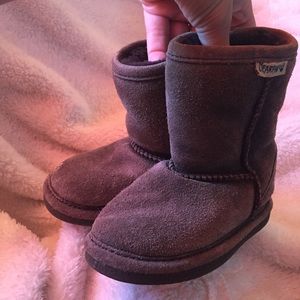 Toddler 8 bearpaw boots