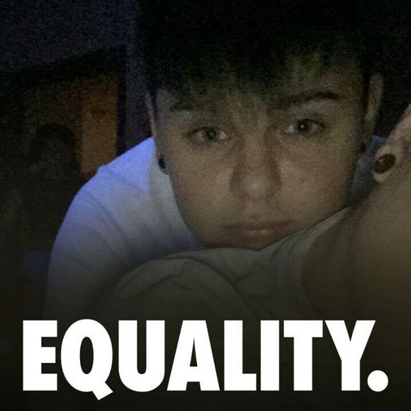 Meet your Posher, Chris - Picture 1 of 1